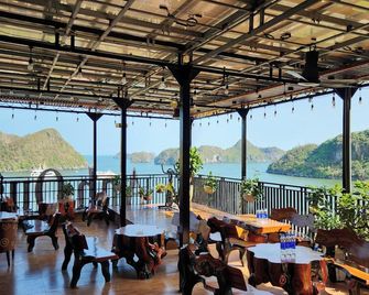 Sunrise Ocean Viewpoint Hotel - Cat Ba - Ravintola