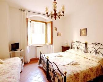 Locanda Il Pino - San Gimignano - Bedroom