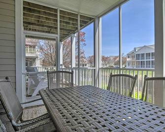 4 Mi to Bethany Beach Sunny Escape with Porches! - Ocean View - Balcón