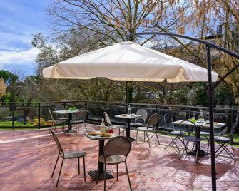 Hotel Torre di Pratolungo - Rome - Patio