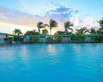 هوا هين جراند هوتل آند بلازا - اعتماد SHA Extra Plus - هوا هين - حوض السباحة