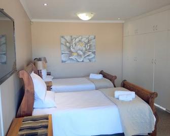 Come Stay, Relax And Enjoy Our Hospitality - Kuils River - Bedroom