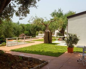 Donnasilia - Palinuro - Patio