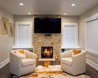 Chic, Modern Luxury in the Heart of Vehicle City - Flint - Living room