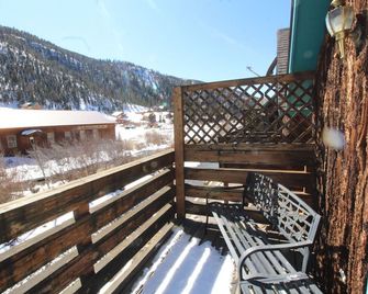 In Town Riverfront! - Red River - Balcony