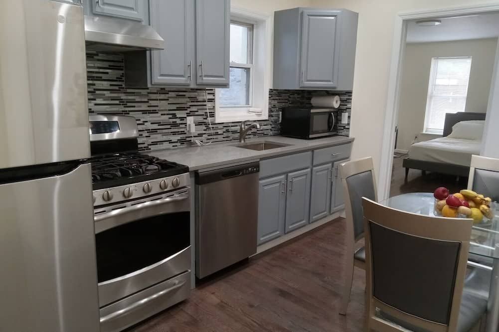 Sunny Cozy 2 bedroom Apt.---Near parks, Zoo, and Museums - ברוקלין - מטבח