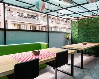 Hostel La Moneda - Santiago del Cile - Balcone