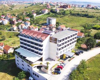 Hotel International Prishtina & Spa - Pristina - Building