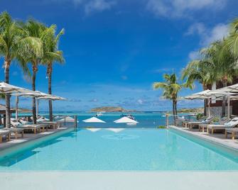 لو بارتيليمي هوتل إي سبا - Gustavia - حوض السباحة