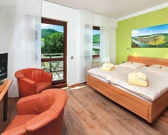 Hotel Pohl Zum Rosenberg - Kinheim - Schlafzimmer