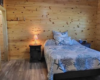 Charming coastal cabin overlooking the marsh, near Darien and Shellman Bluff GA. - Townsend - Habitación