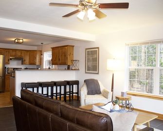 Matchless Mountain Lodge Hot Tub, Mtn. Views - Leadville - Huiskamer