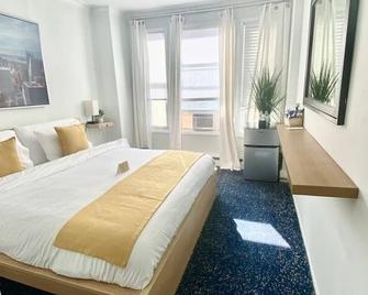 Peaceful Quiet Private Room A What U Need King Bed - West New York - Habitación