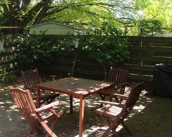 Ageri Holiday Unit - Bright - Patio