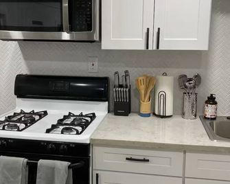 Remodeled 2-Bedroom House 2 Miles from Dtla With Free Parking - Los Angeles - Cuisine