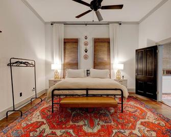 Cottage 229 - Downtown Historic Thomasville Getaway - Thomasville - Slaapkamer