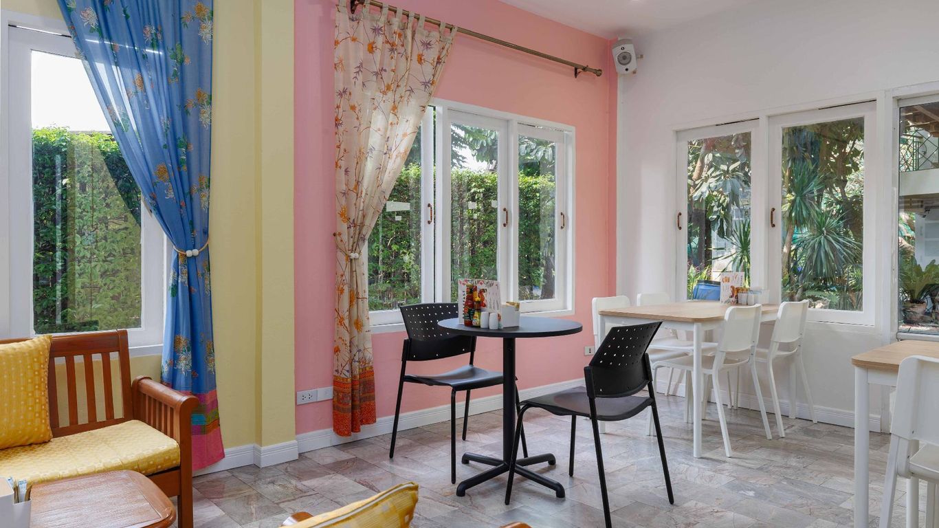 Charlie House Pinklao