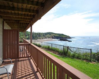 Clarion Inn Surfrider Resort - Depoe Bay - Balcony