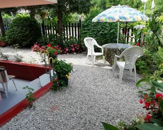 Ilona Kis Kastély Panzió - Keszthely - Patio