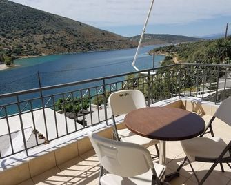 Evia Silence - Mpoufalo - Balcony