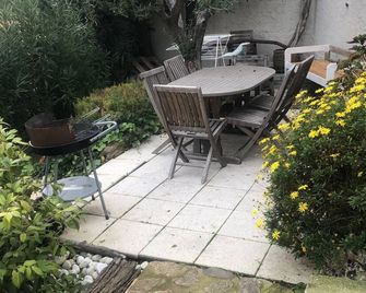 Charmant T3 Rez-de-jardin de Villa Dans un Lotissement Privé - Cogolin - Patio