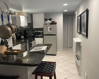 One block from Lincoln Park and the zoo - Chicago - Cozinha