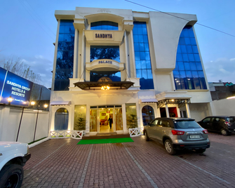 Hotel Sandhya Palace - Manali - Edificio
