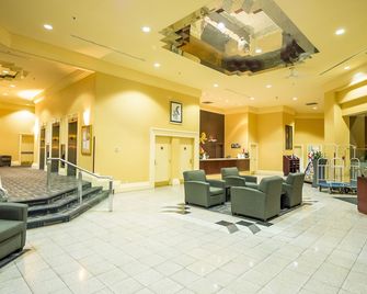 فندق روزديل أون روبسون سويت - فانكوفر - ردهة