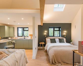 The Garden Room by Bloom Stays - Rye - Bedroom