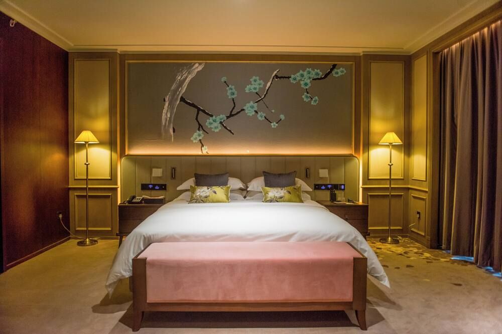 وايهايواي هوتل