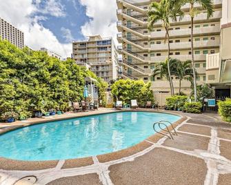 Picturesque Hotel Room with Private Balcony in Waikiki! - Honolulu - Uima-allas