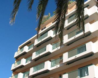 Princess et Richmond - Menton - Building