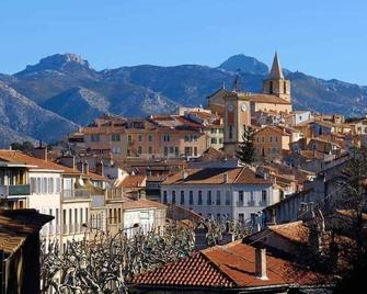 CHEZ VERO - Chambre d'hôte privée - proche Cassis Ste Baume Marseille Le Castelet Agora - parking clos - - Aubagne - Außenansicht