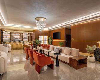 Best Western Premier Hidden Hills Hotel - Karaburun - Lounge