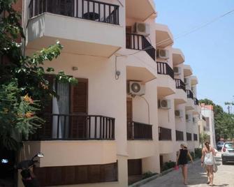 Galini Hotel - Tavari - Building