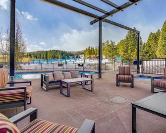 2 Bedroom Ski In, Ski Out Mountain Vacat - Breckenridge