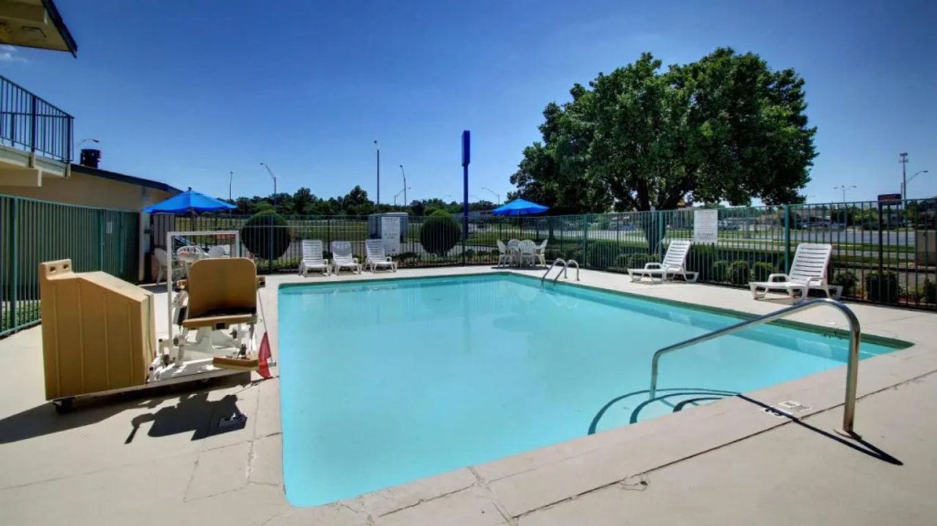 Rodeway Inn Fort Smith I-40