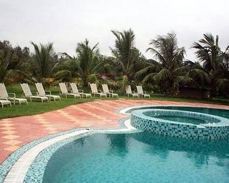The Sana Beach Resort - Mandarmani - Zwembad