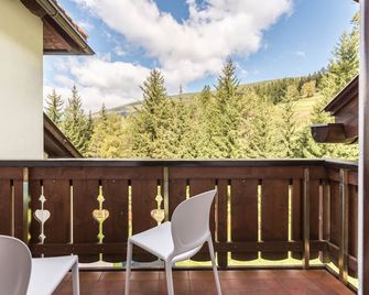 Apartment Prapoz Typ E with Mountain View, Wi-Fi & Balcony - Ortisei - Balcony