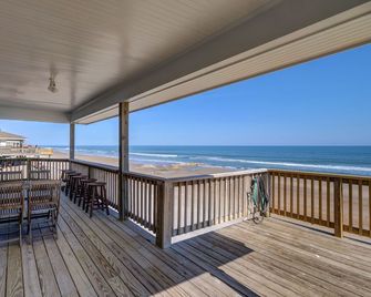 Surf's Up - Amazing Oceanfront Home - Perfect Reviews - Allergy Friendly No Pets - North Topsail Beach - Balcony