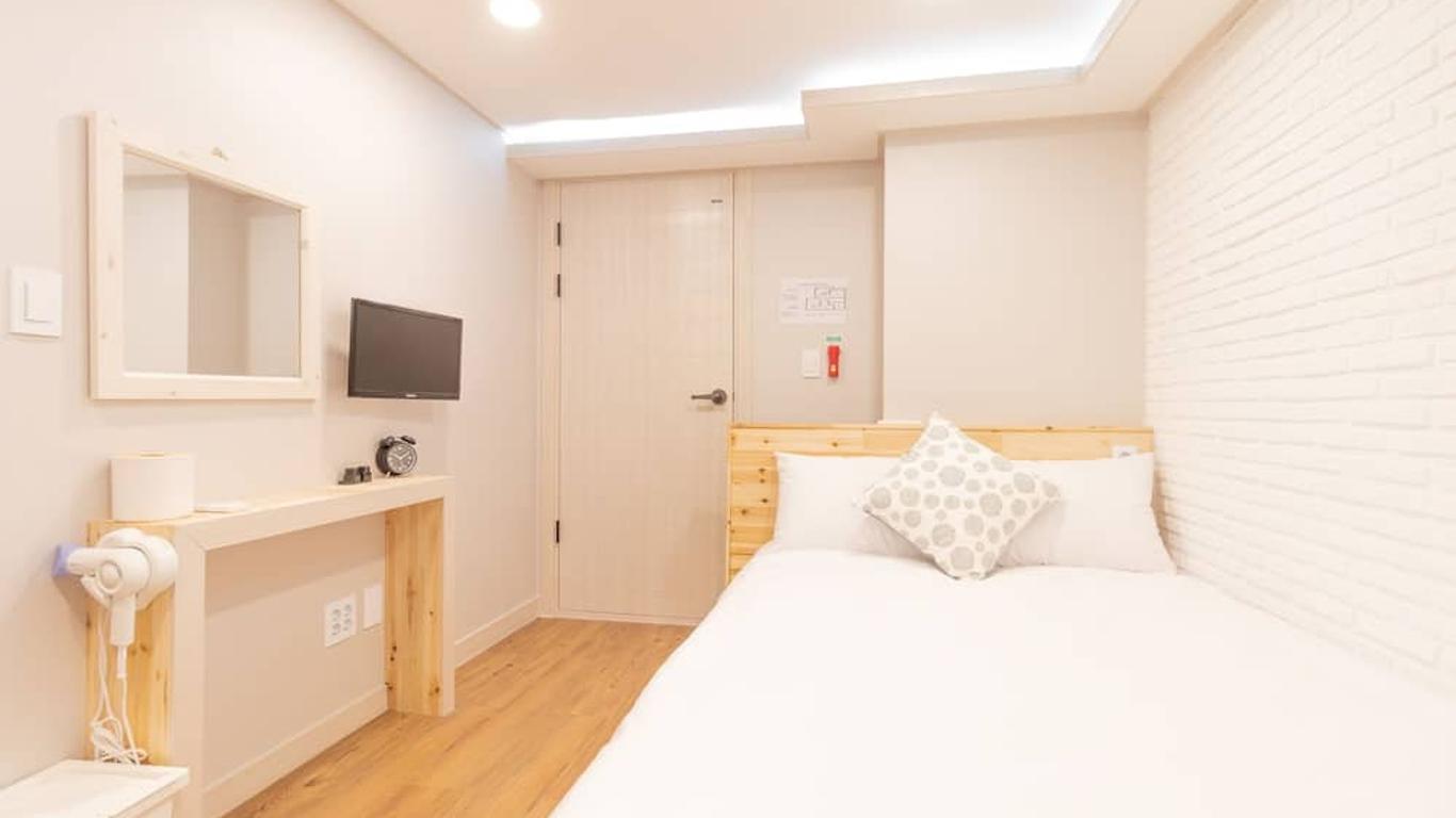 Dawoo House 1 in Hongdae