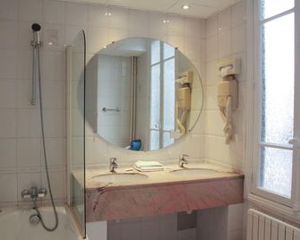 Hôtel De La Cathédrale - Reims - Bathroom
