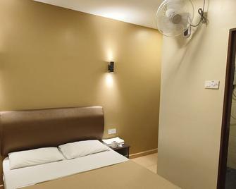 The Pines Hotel - Tanah Rata - Schlafzimmer