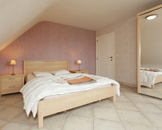Peer Villa with Garden - Peer - Slaapkamer
