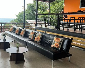 The view Hostel - Ko Phi Phi