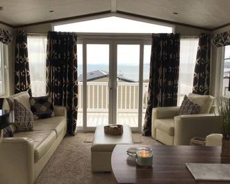 Newquay Haven caravan 42x14 with Ocean Views - New Quay - Living room