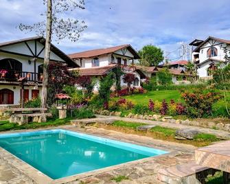 Hotel Villa de Paris - Chachapoyas - Pool