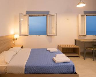 Socrates Apartments & Restaurant - Milatos - Camera da letto