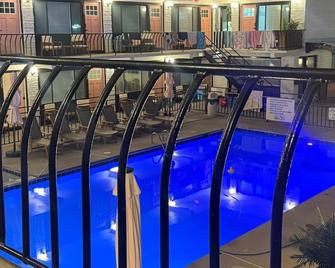 Panoramic Motel & Apartments - North Wildwood - Zwembad