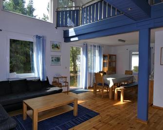 Large house with lake access - Zehdenick - Wohnzimmer